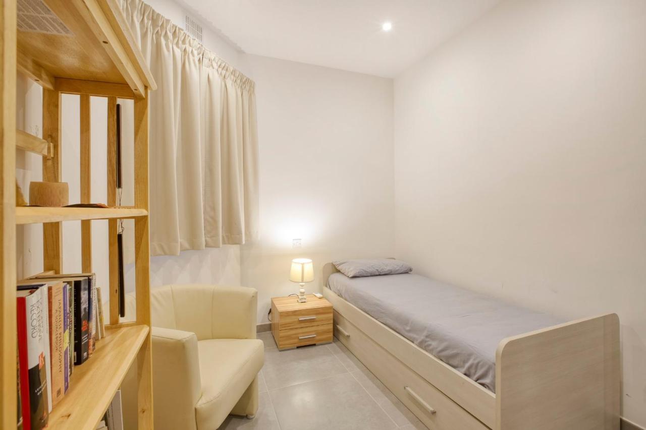 Apartment With Pool-Hosted By Sweetstay Zebbug  Extérieur photo
